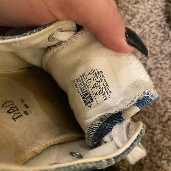 Converse - Picture 3 of 3